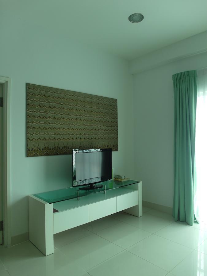Mciti Suites Miri Room photo